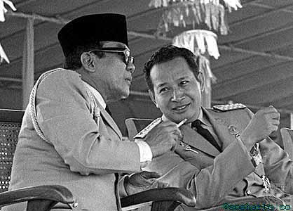 Menghidupkan Soekarno dan Membunuh Soeharto